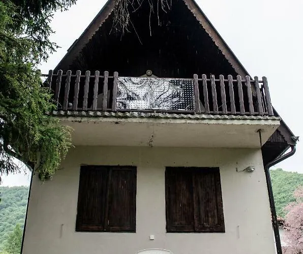 Zbilje Visoko, Bosnian Pyramids Horská chata Visoko